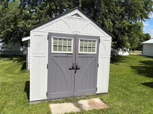 7 Maple Avenue, Carman, MB 