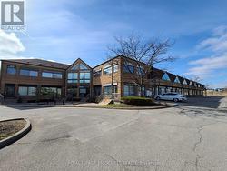 11 - 117 RINGWOOD DRIVE  Whitchurch-Stouffville, ON L4A 8C1
