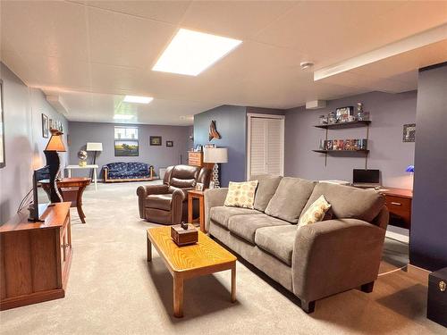 Great Space for Entertaining! - 80 Walker Avenue, Forrest, MB 