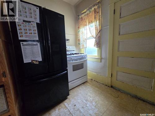 313 3Rd Avenue S, Weyburn, SK 