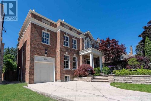 230 DUNVEGAN ROAD , Toronto, Ontario M5P 2P2 2