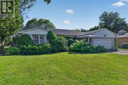 14 HEATHVIEW AVENUE Toronto, ON M2K 2C1