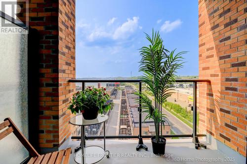 904 - 100 Eagle Rock Way W, Vaughan, ON 