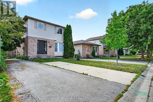 282 FLEMING DRIVE  London East (East D), ON N5V 4Y7