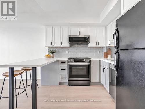 706 - 4 Elsinore Path, Toronto, ON 
