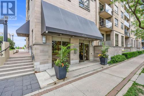 706 - 4 Elsinore Path, Toronto, ON 