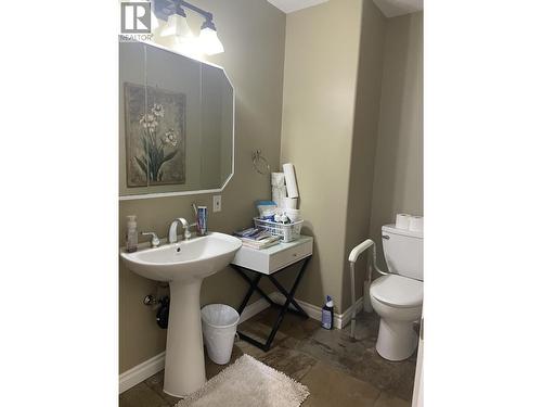 5524 Minnaker Crescent, Fort Nelson, BC - Indoor Photo Showing Bathroom