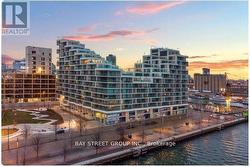 1022 - 118 MERCHANTS' WHARF AVENUE Toronto, ON M5A 0L3