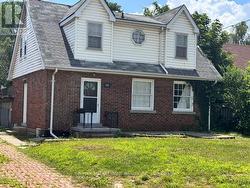 UPPER UNIT - 46 PLAINS ROAD Burlington, ON L7T 2B9