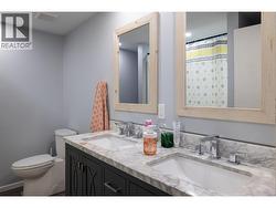 Lower floor bathroom - 