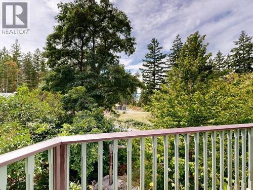 9573 Larson Road, Powell River, BC - Outdoor