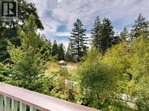 9573 Larson Road, Powell River, BC - Outdoor