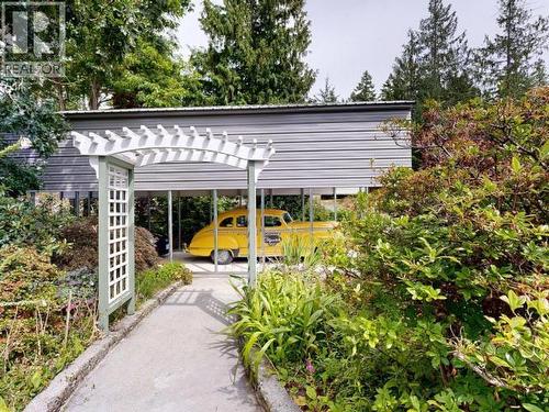 9573 Larson Road, Powell River, BC - Outdoor