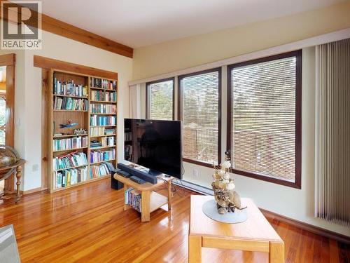 9573 Larson Road, Powell River, BC - Indoor