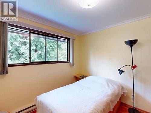 9573 Larson Road, Powell River, BC - Indoor Photo Showing Bedroom