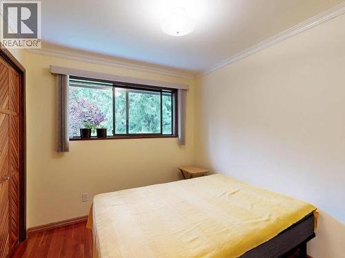 9573 Larson Road, Powell River, BC - Indoor Photo Showing Bedroom