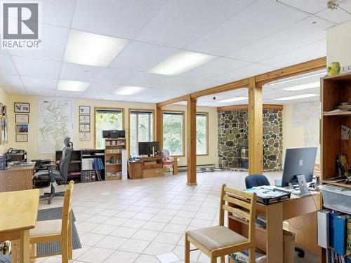 9573 Larson Road, Powell River, BC - Indoor Photo Showing Other Room