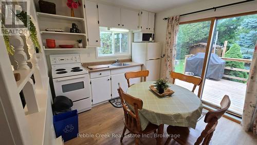 Full kitchen - 6 Park Road, Central Huron (Goderich), ON 