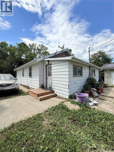 430 3Rd Street E, Shaunavon, SK - Outdoor