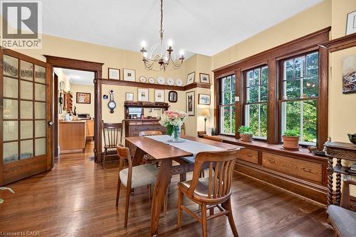 526 Burlington Avenue, Burlington, ON - Indoor Photo Showing Dining Room