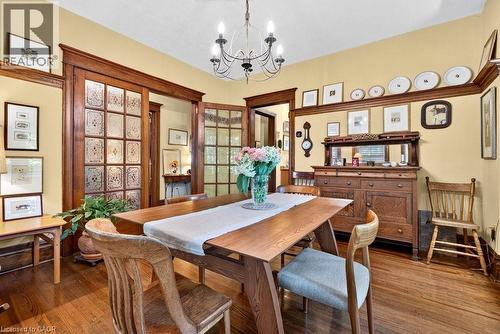 526 Burlington Avenue, Burlington, ON - Indoor Photo Showing Dining Room