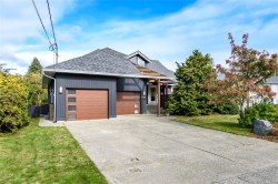 1716 Tofino Pl Comox, BC V9M 1B8
