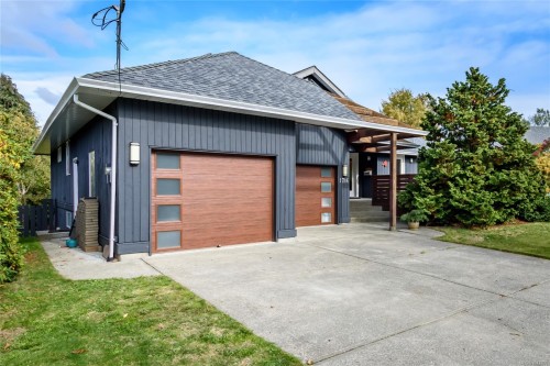 1716 Tofino Pl, Comox, BC 