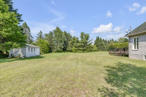 Cour - 142 Rue Du Parc, Shannon, QC 