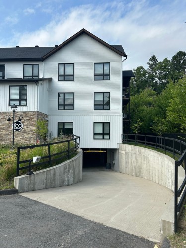 Front of Structure - 104-800 Rue De St-Jovite, Mont-Tremblant, QC - Outdoor