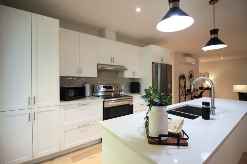 Cuisine - 204-800 Rue De St-Jovite, Mont-Tremblant, QC - Indoor Photo Showing Kitchen With Double Sink With Upgraded Kitchen