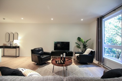 Salon - 204-800 Rue De St-Jovite, Mont-Tremblant, QC - Indoor Photo Showing Living Room