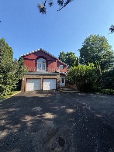 680 Place Charbonneau  Saint-Lazare, QC J7T 2B3