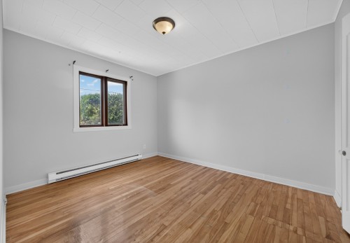 Bedroom - 988 18E Avenue, Laval (Fabreville), QC - Indoor Photo Showing Other Room