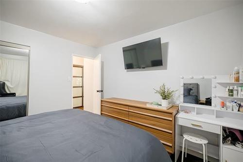 202-211 Coniston St, Winnipeg, MB 
