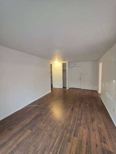 Living Room - 103-550 Rue Varennes, Longueuil (Le Vieux-Longueuil), QC - Indoor Photo Showing Other Room