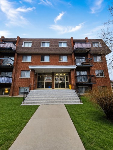 Front of Structure - 103-550 Rue Varennes, Longueuil (Le Vieux-Longueuil), QC - Outdoor With Balcony With Facade
