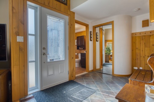 Hall d'entrée/Vestibule - 275 Ch. Du Mont-Loup-Garou, Sainte-Adèle, QC - Indoor Photo Showing Other Room