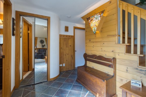 Hall d'entrée/Vestibule - 275 Ch. Du Mont-Loup-Garou, Sainte-Adèle, QC - Indoor Photo Showing Other Room