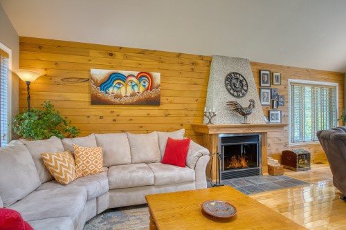 Salon - 275 Ch. Du Mont-Loup-Garou, Sainte-Adèle, QC - Indoor Photo Showing Living Room With Fireplace