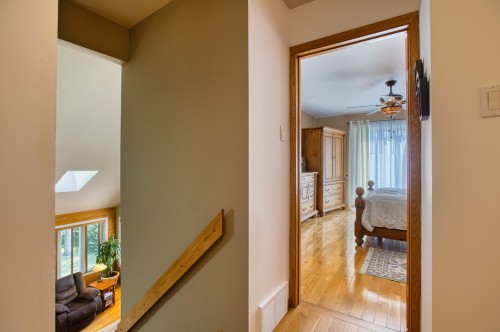 Escalier - 275 Ch. Du Mont-Loup-Garou, Sainte-Adèle, QC - Indoor Photo Showing Other Room