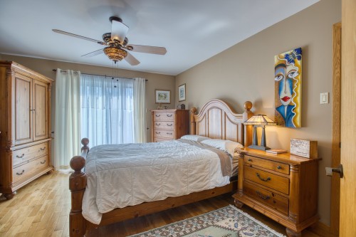 Chambre à coucher principale - 275 Ch. Du Mont-Loup-Garou, Sainte-Adèle, QC - Indoor Photo Showing Bedroom