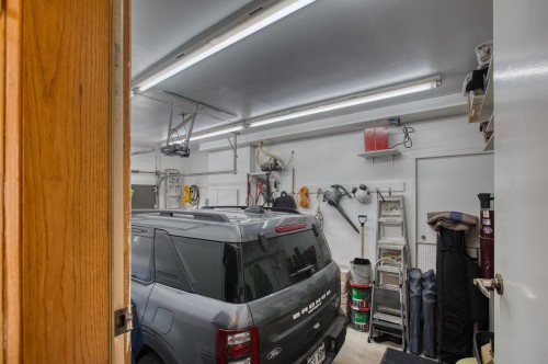 Garage - 275 Ch. Du Mont-Loup-Garou, Sainte-Adèle, QC - Indoor Photo Showing Garage