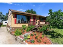 8936 154 ST NW  Edmonton, AB T5R 1S8
