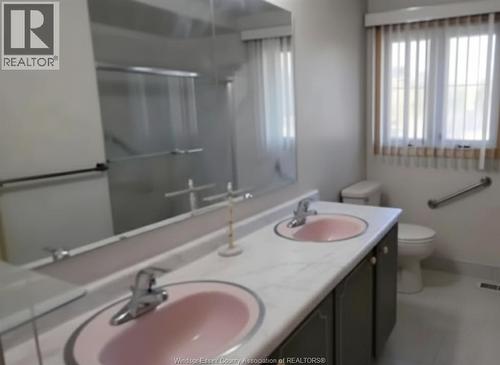 2722 Sierra Drive, Windsor, ON - Indoor Photo Showing Bathroom