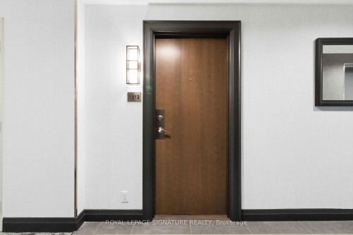1812-185 Legion Road N, Toronto, ON - Indoor Photo Showing Other Room
