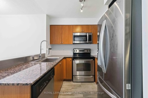 1812-185 Legion Road N, Toronto, ON - Indoor Photo Showing Kitchen With Stainless Steel Kitchen With Upgraded Kitchen