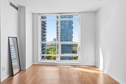 1812-185 Legion Road N, Toronto, ON - Indoor Photo Showing Other Room
