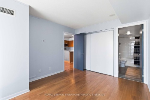 1812-185 Legion Road N, Toronto, ON - Indoor Photo Showing Other Room