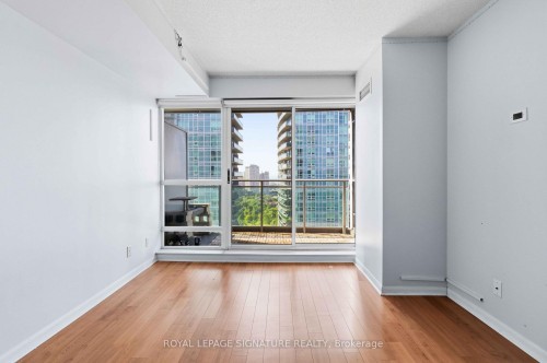 1812-185 Legion Road N, Toronto, ON - Indoor Photo Showing Other Room