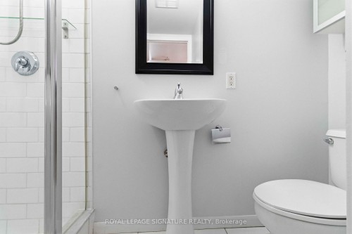 1812-185 Legion Road N, Toronto, ON - Indoor Photo Showing Bathroom